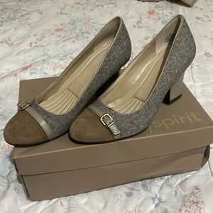 Easy spirit “wool” grey shoes